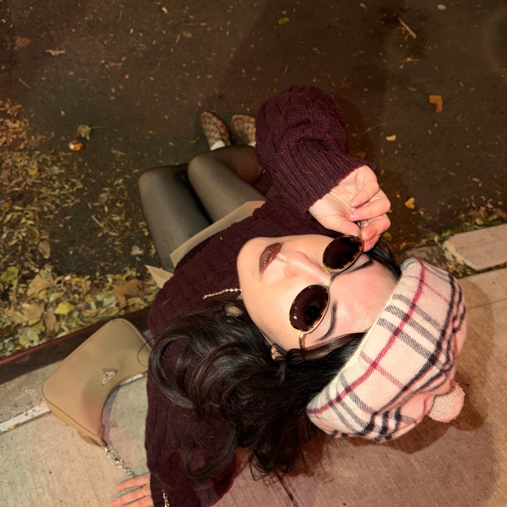 Meet your Posher, Suzanne